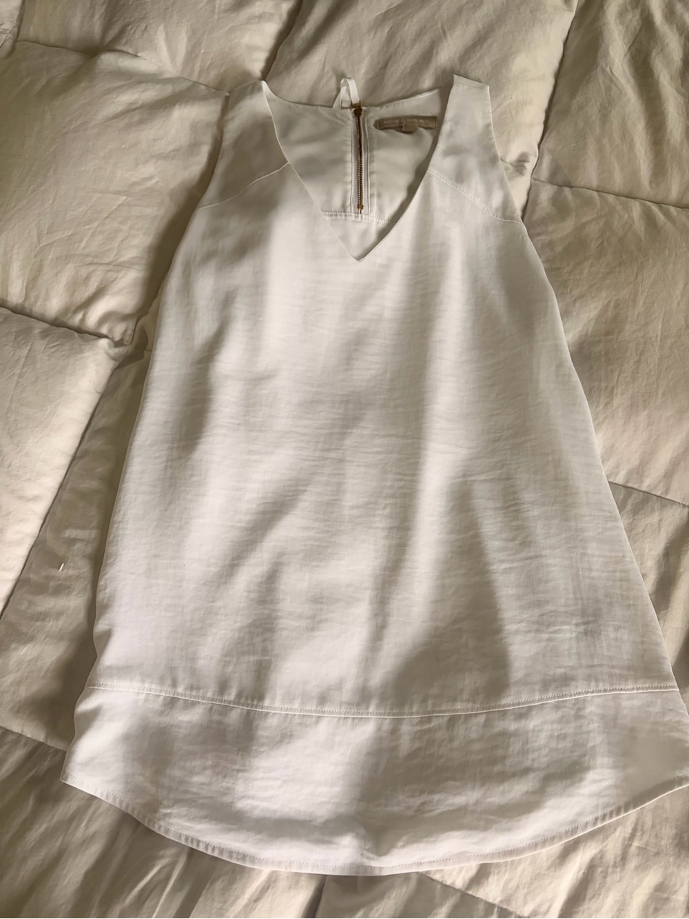 Banana Republic White V-Notch Sleeveless Tank
